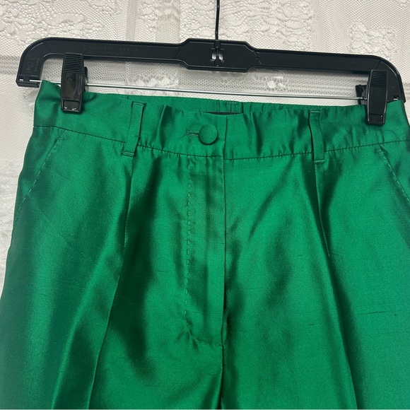 Elegant Green Suit - Picture 6 of 8